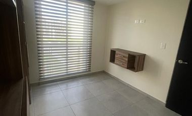 SEMINUEVO DEPARTAMENTO EN RENTA ZONA INDUSTRIAL CERCA WV