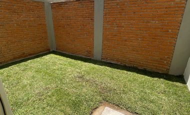 SEMINUEVO DEPARTAMENTO EN RENTA ZONA INDUSTRIAL CERCA WV