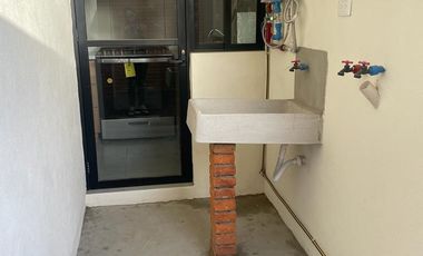 SEMINUEVO DEPARTAMENTO EN RENTA ZONA INDUSTRIAL CERCA WV