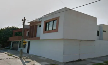 VENTA CASA:  Av. Bellavista 2417, Puerto Mexico, 96510 Coatzacoalcos, Veracruz, México