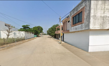 VENTA CASA:  Av. Bellavista 2417, Puerto Mexico, 96510 Coatzacoalcos, Veracruz, México