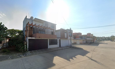 VENTA CASA:  Av. Bellavista 2417, Puerto Mexico, 96510 Coatzacoalcos, Veracruz, México
