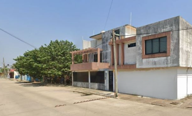VENTA CASA:  Av. Bellavista 2417, Puerto Mexico, 96510 Coatzacoalcos, Veracruz, México