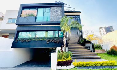 Lujosa Casa en Renta Puerta de Hierro Zona Andares Zapopan