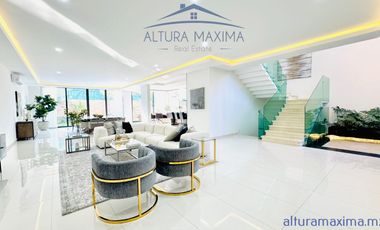 Lujosa Casa en Renta Puerta de Hierro Zona Andares Zapopan