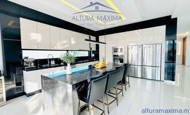 Lujosa Casa en Renta Puerta de Hierro Zona Andares Zapopan