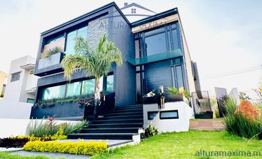 Lujosa Casa en Renta Puerta de Hierro Zona Andares Zapopan