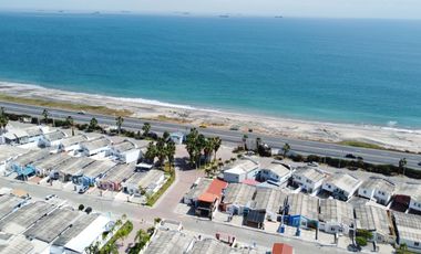 Urbanización Villa Marina - Capaes, casa de 2 pisos, 3 dormitorios y balcón.