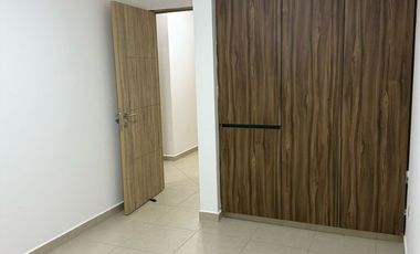 DE LAS ULTIMAS CASAS CONSTRUIDAS, EN ESQUINA CERCA DE LA ALBERCA, MODERNA E ILUMINADA, COCINA CON ALACENA