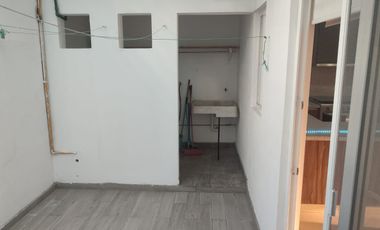 DE LAS ULTIMAS CASAS CONSTRUIDAS, EN ESQUINA CERCA DE LA ALBERCA, MODERNA E ILUMINADA, COCINA CON ALACENA