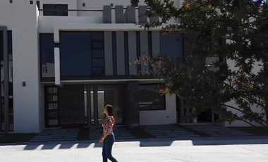 ¡OPORTUNIDAD ÚNICA! VENTA DE CASA EN ZERZURA FRACCIONAMIENTO RESIDENCIAL QUIVIRA. SAN AGUSTIN TLAXIACA