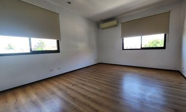Posadas Village, Muntinlupa City (near Sucat Exit) House For Sale in Posadas Village, Muntinlupa City