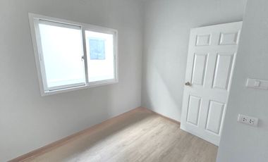 Corner unit! First alley of the project! Townhome for sale in S GATE 2 Village, Bang Bua Thong, Kanchanaphisek. 26.7 sq.w., great location near Kancha
