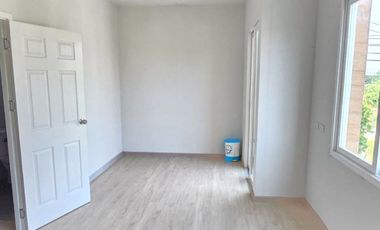 Corner unit! First alley of the project! Townhome for sale in S GATE 2 Village, Bang Bua Thong, Kanchanaphisek. 26.7 sq.w., great location near Kancha