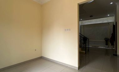 Rumah Baru Dijual Dalam Komplek Dekat Pusat Bisnis Area Rawamangun Pulogadung Jakarta Timur [AR063]