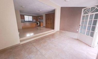 Casa renta Lomas Santa Anita $20,000 con Alberca
