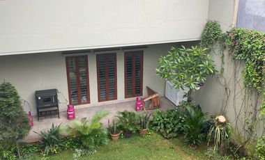 Rumah dijual di Cilandak Tengah belakang Mal Citos Lokasi Bisnis Strategis