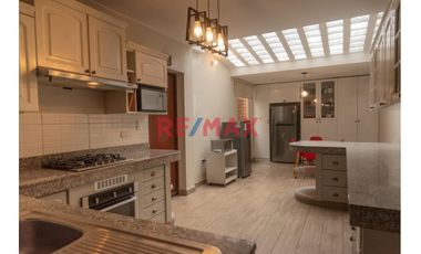 Se Vende Espectacular Casa en Ate – Límite con La Molina. MAYORAZGO