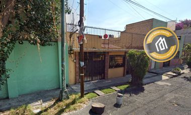 Casa en Claveria Azcapotzalco CDMX. Remates Exclusivos, Tu nuevo hogar te espera.