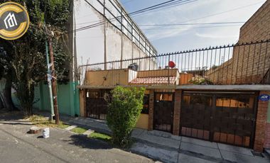 Casa en Claveria Azcapotzalco CDMX. Remates Exclusivos, Tu nuevo hogar te espera.