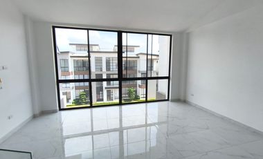 Venta departamento de estreno Riverside  sector UUES, Samborondon