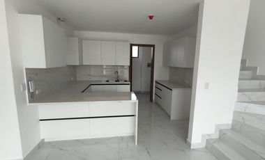 Venta departamento de estreno Riverside  sector UUES, Samborondon