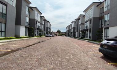 Venta departamento de estreno Riverside  sector UUES, Samborondon