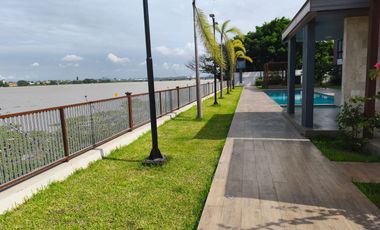 Venta departamento de estreno Riverside  sector UUES, Samborondon