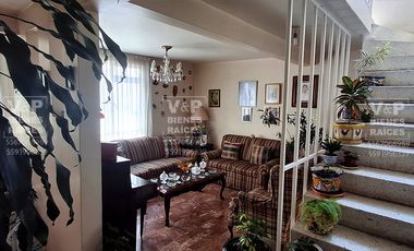 CASA-TERRENO EN VENTA  340m2 - ANGEL URRAZA, COL. INDEPENDENCIA