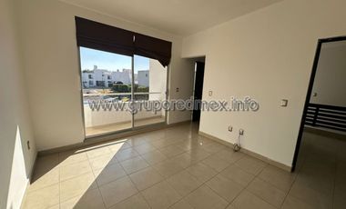 Casa en renta en Villas del Quetzal, Residencial Santa Fe, Corregidora, Queretaro