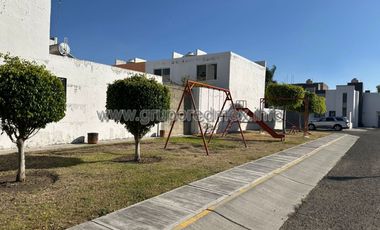 Casa en renta en Villas del Quetzal, Residencial Santa Fe, Corregidora, Queretaro