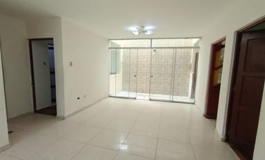 Alquilo Departamento1Er Piso, En Victor Larco Herrera Urb. California 95M2