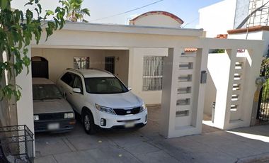 Casa en Venta en Calle Monrovia, Fracc. Praderas de León, Chihuahua.