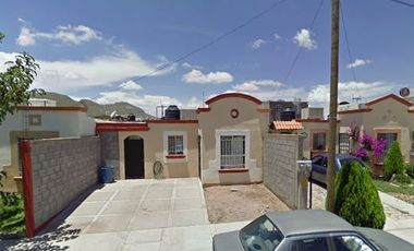 Casa en Venta en Calle Monrovia, Fracc. Praderas de León, Chihuahua.