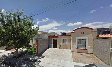 Casa en Venta en Calle Monrovia, Fracc. Praderas de León, Chihuahua.