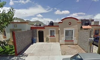 Casa en Venta en Calle Monrovia, Fracc. Praderas de León, Chihuahua.