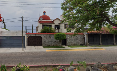 Casa en venta en precio de remate, Fraccionamiento Burgos de Cuernavaca ¡No se aceptan créditos!