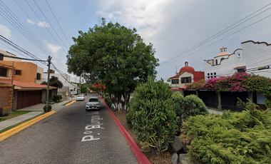 Casa en venta en precio de remate, Fraccionamiento Burgos de Cuernavaca ¡No se aceptan créditos!