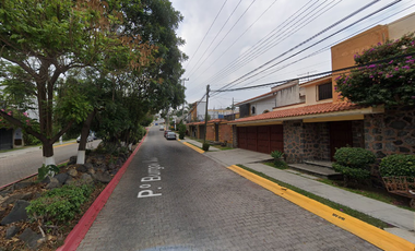 Casa en venta en precio de remate, Fraccionamiento Burgos de Cuernavaca ¡No se aceptan créditos!