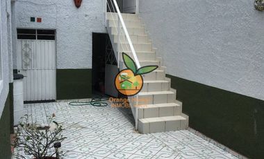 CASA GRANDE CON LOCAL EN AVENIDA COL. LAZARO CARDENAS, GUADALAJARA