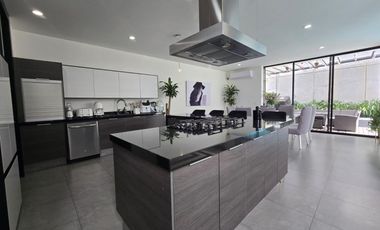 Casa en venta en fraccionamiento Valle Imperial