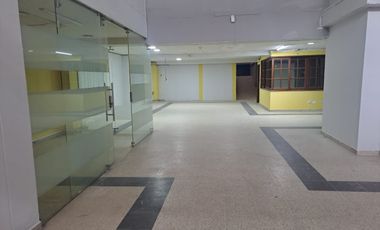 SE ARRIENDA LOCAL COMERCIAL CARRERA 17 A # 53-68