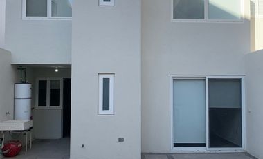 CASA CON RECAMARA EN PLANTA BAJA