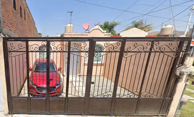 ¡Remate bancario! Casa en Valle de Los Robles 270, Zapopan, Jalisco
