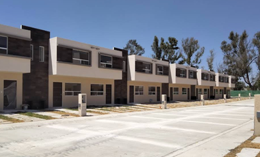 VENDO CASA EN FRACC. VILLAS DEL FRESNO, CUAUTITLAN CERCA AEROPUERTO