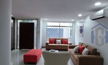Casa remodelada en venta en el barrio Centenario - Sur de Guayaquil