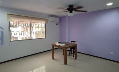 Casa remodelada en venta en el barrio Centenario - Sur de Guayaquil
