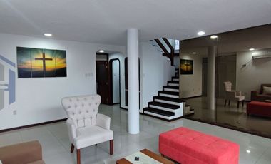 Casa remodelada en venta en el barrio Centenario - Sur de Guayaquil