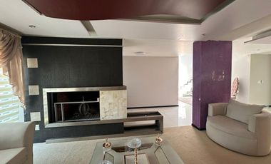 Casa en renta, amplia y luminosa en fraccionamiento exclusivo, a una cuadra de Costco y Galerías Metepec