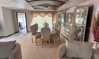 Casa en renta, amplia y luminosa en fraccionamiento exclusivo, a una cuadra de Costco y Galerías Metepec